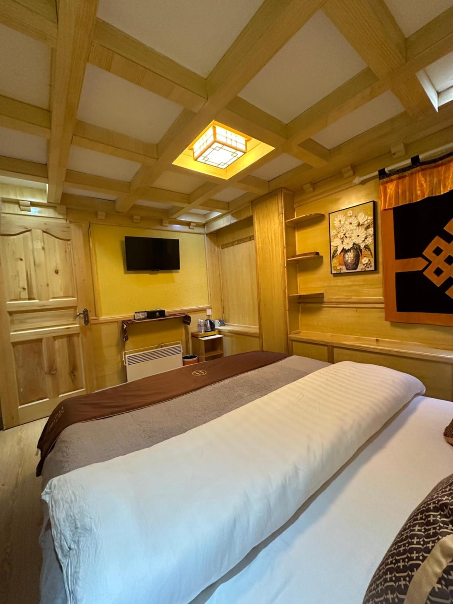 Yi'S Hostel Shangri-La Exterior photo